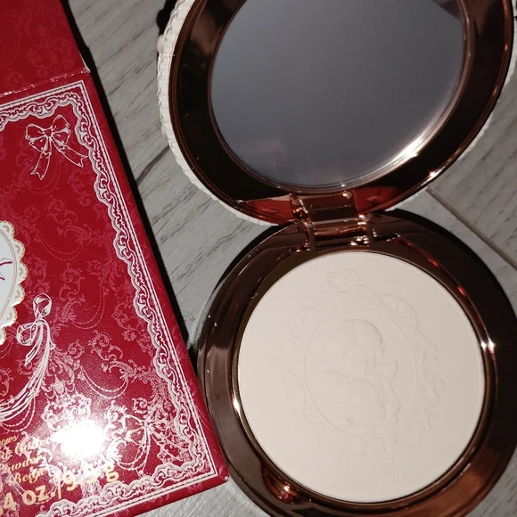 Flawless Finish Powder in Ivory Beige Flower Knows Strawberry 🍓 Cupid Setting - Picture 3 of 4